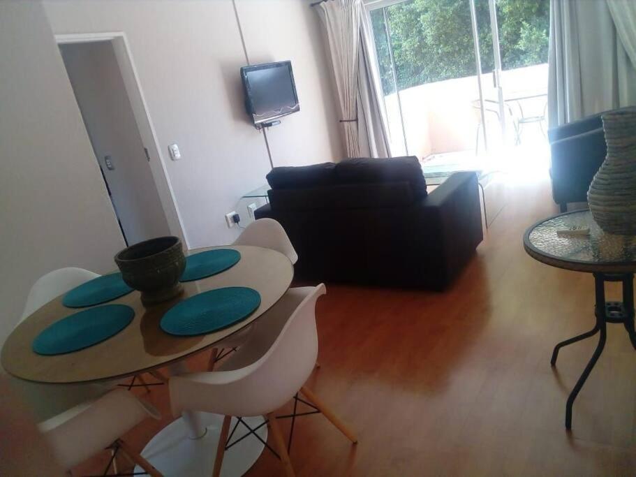 Daisy St -One Bedroom Apartment Johannesburg Exterior photo